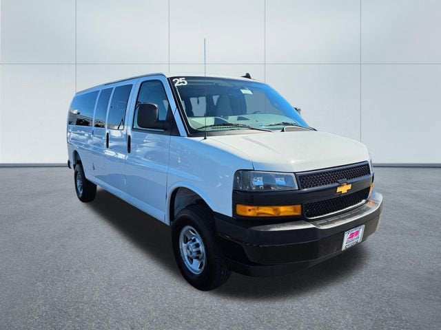2025 Chevrolet Express Passenger 1LS
