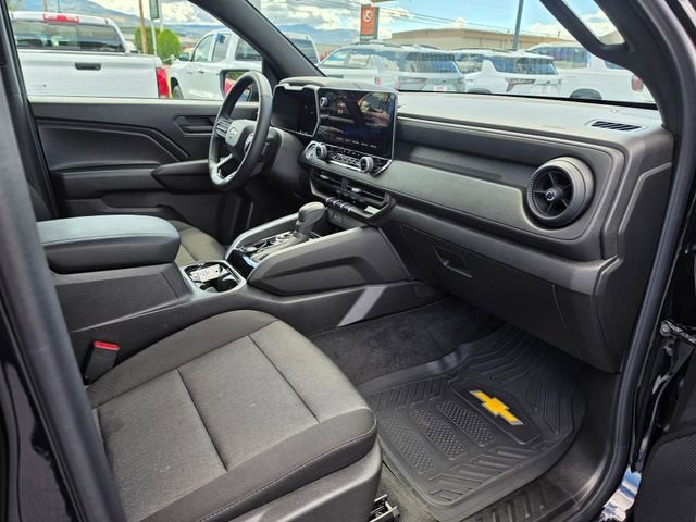 2025 Chevrolet Colorado WT/LT