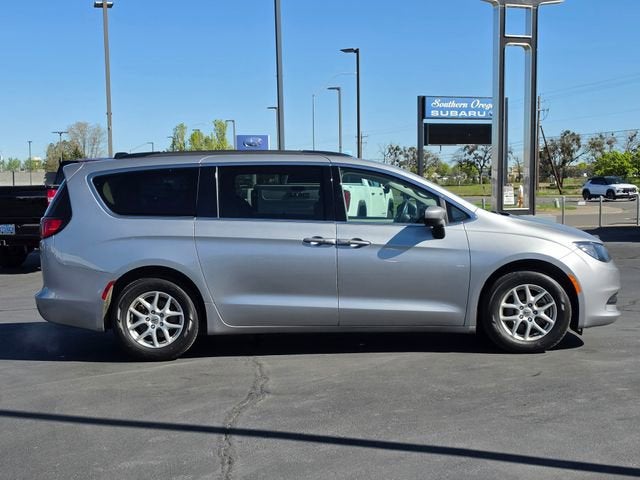 2021 Chrysler Voyager LXI
